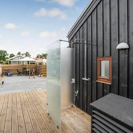 4 Bedroom Lovely In 펜션 Sjolund