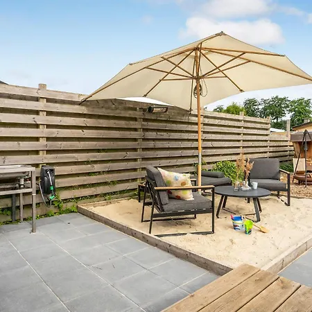 펜션 4 Bedroom Lovely In Sjolund