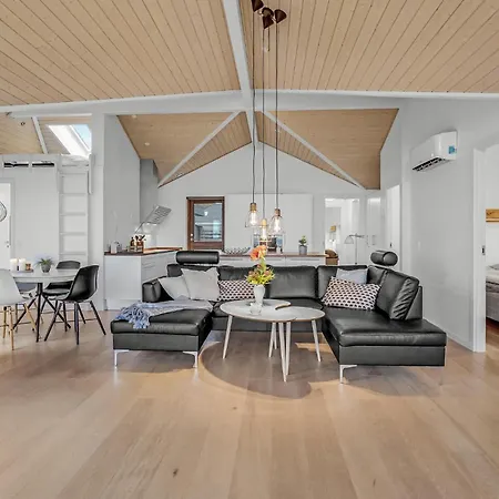 펜션 4 Bedroom Lovely In *